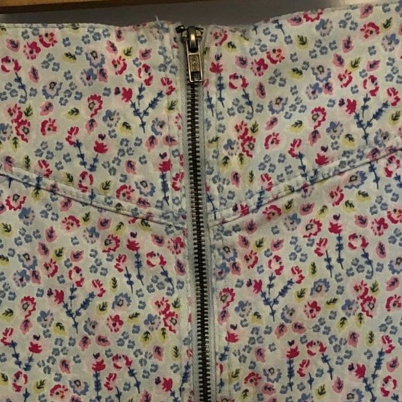 Ditsy print mini skirt - Picture 2 of 5